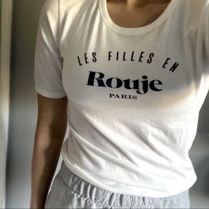 les filles en rouje cotton t shirt